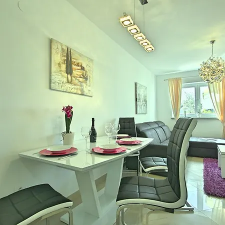Crystal Apartman 아파트 포레치