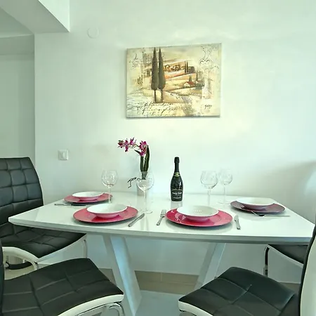 Crystal Apartman 아파트