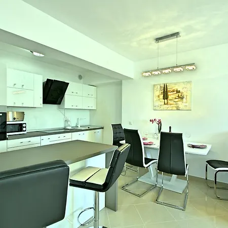 Apartamento Crystal Apartman *