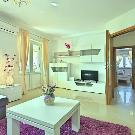 Crystal Apartman