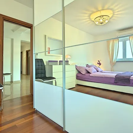 Crystal Apartman 아파트