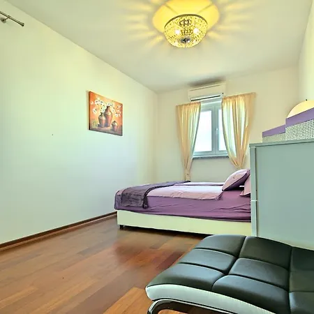 Crystal Apartman *