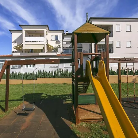 Crystal Apartman *