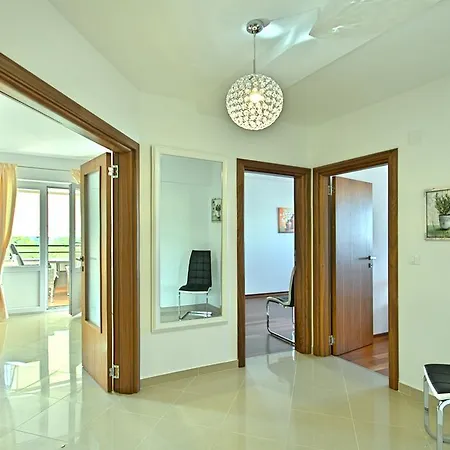 公寓 Crystal Apartman *